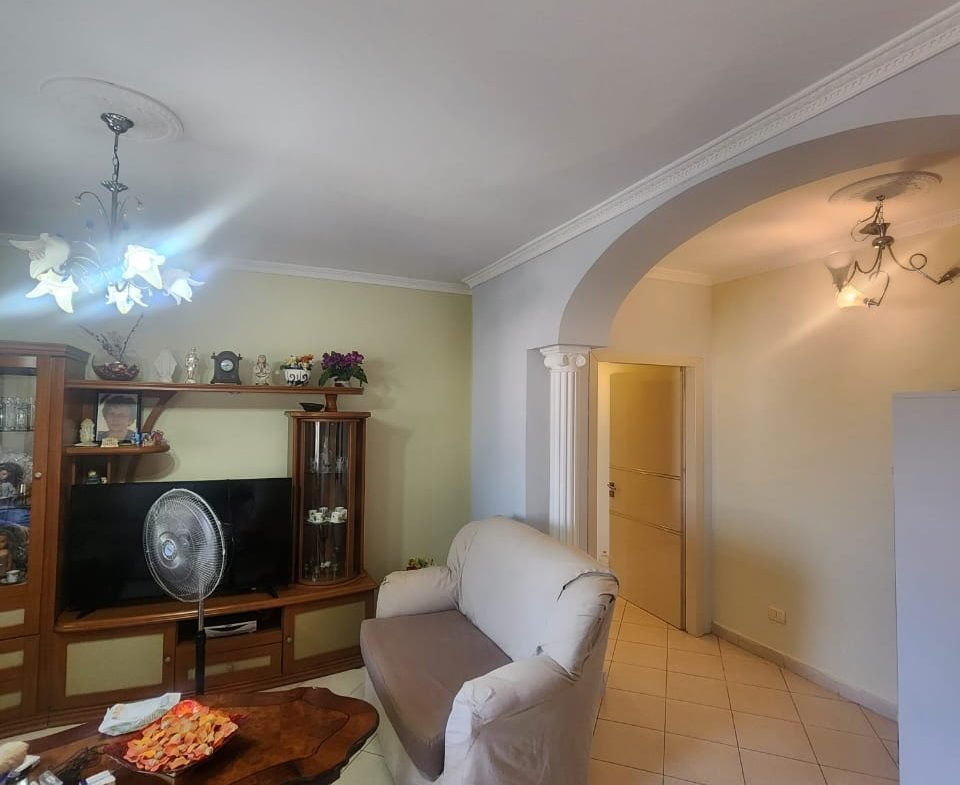 Shitet Apartament 2+1+2 pranë Muzeumit, Durrës