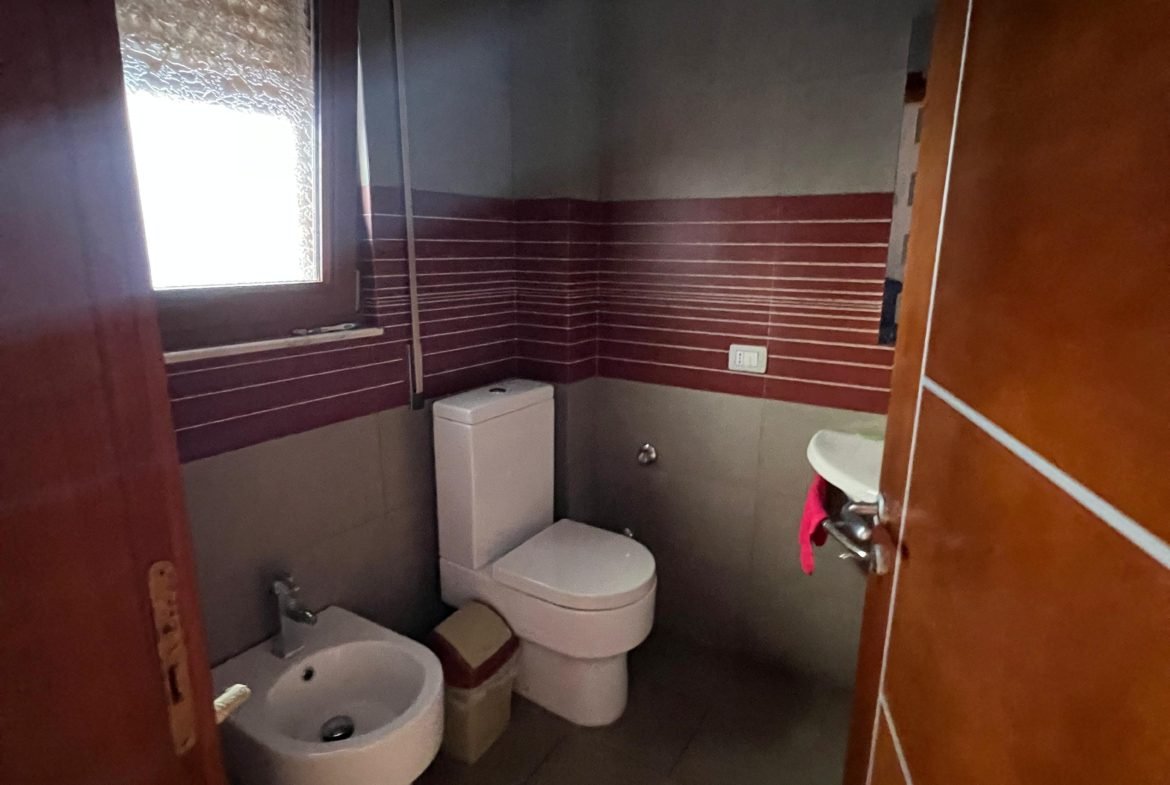 Shitet Vilë 3-Katëshe Durrës