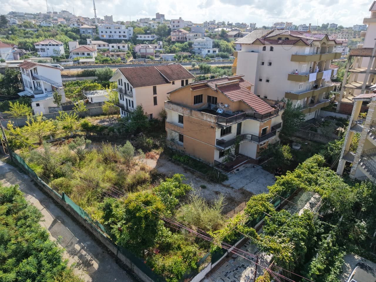 Villa for sale near the beach