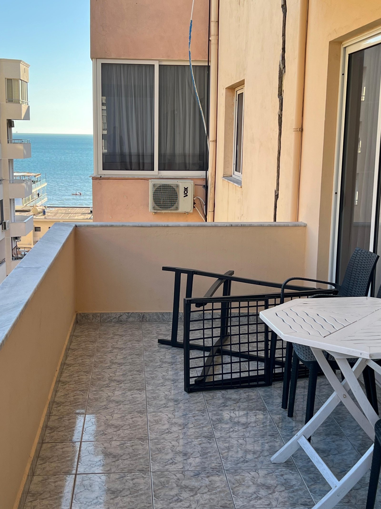 APARTAMENT ME QERA 1+1 NE PLAZH