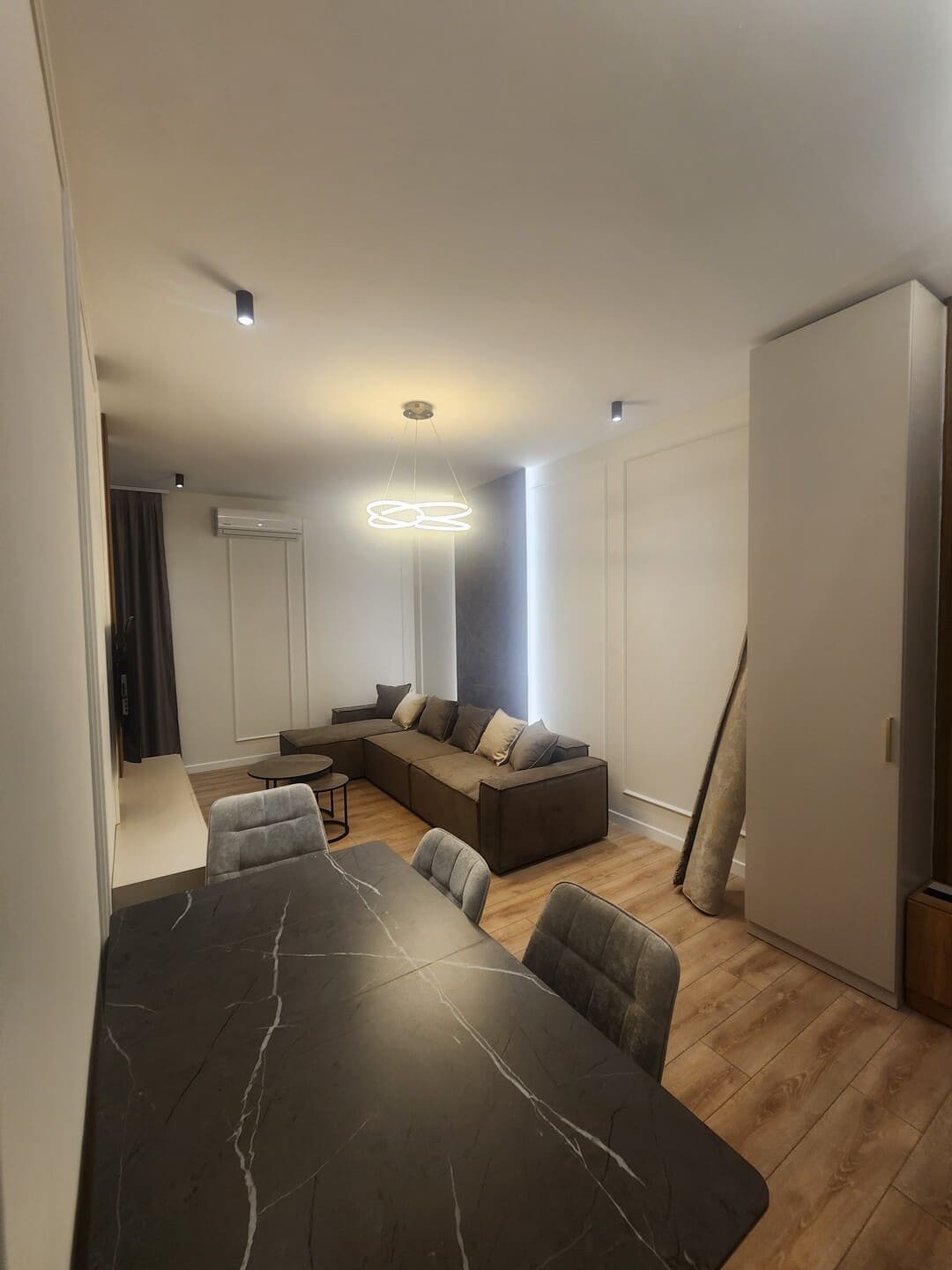 Apartament me qera tek Kazazi