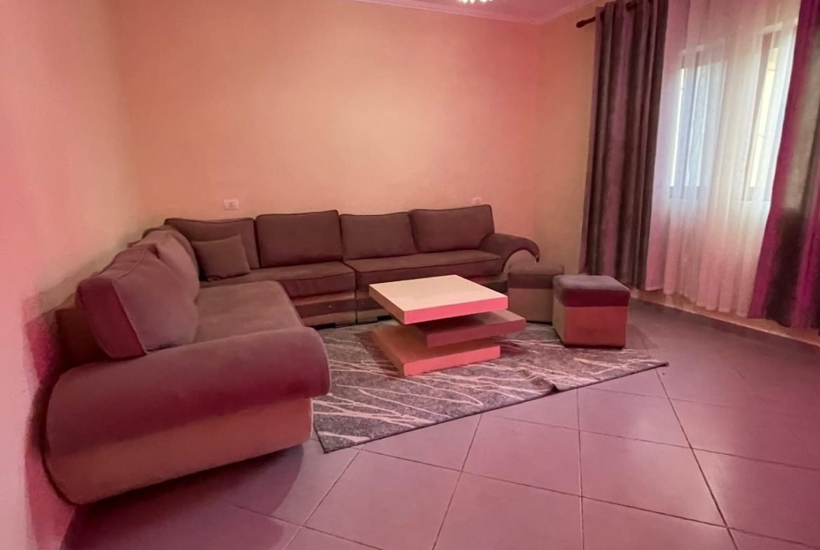 Shtepi me qera Durrës