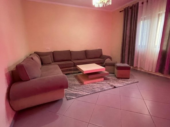 Shtepi me qera Durrës