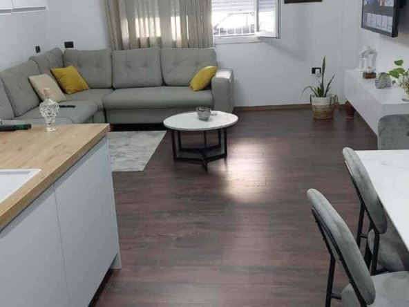 Apartament 1+1 me qira tek Pallati i Sportit