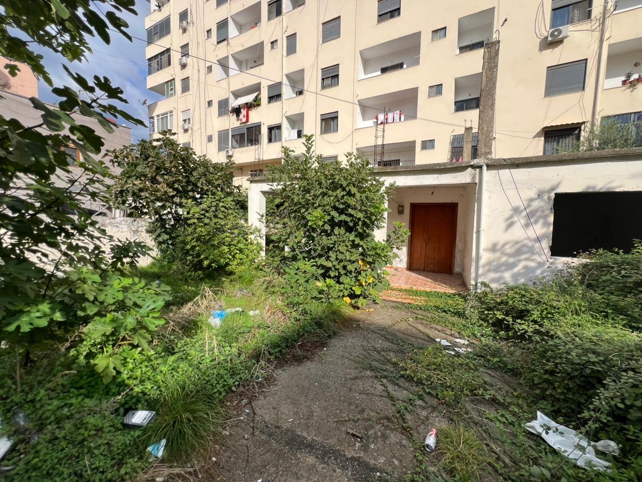 Shitet Shtëpi Private në Qendër të Durrësit