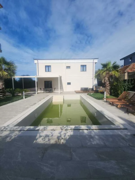 villa for sale spille beach