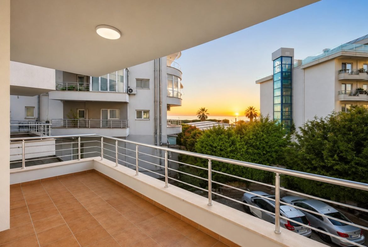 1+1 apartment for sale in Golem sea view