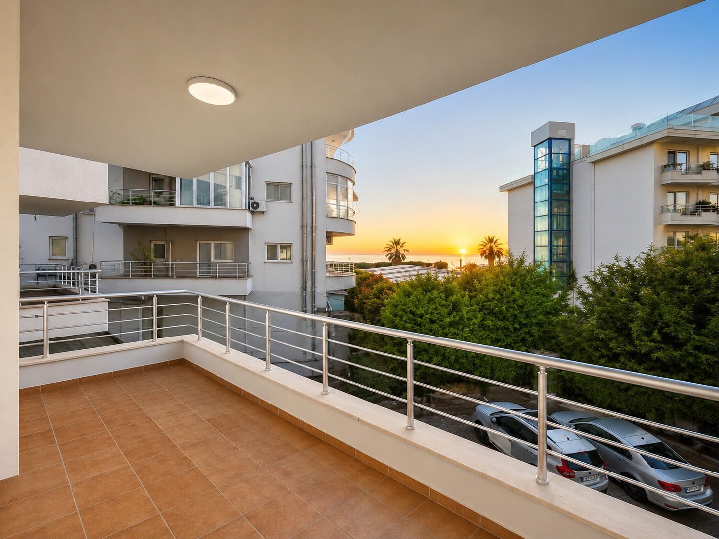 1+1 apartment for sale in Golem sea view
