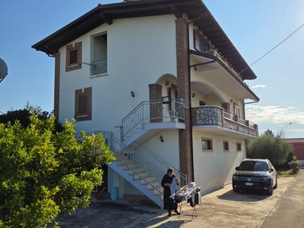 3-story villa for sale in Durrës with 530 m² land