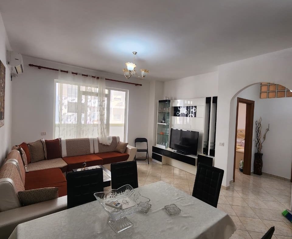 1+1 apartment for sale near Star Market in Durrës