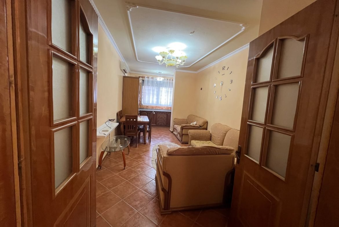 2+1 apartment for rent on the 6th floor near Brai’s in Durrës, with elevator access.