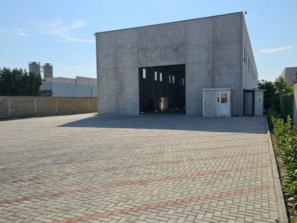 1,000 m² warehouse for rent in Fllakë, Durrës, with an 8-meter height