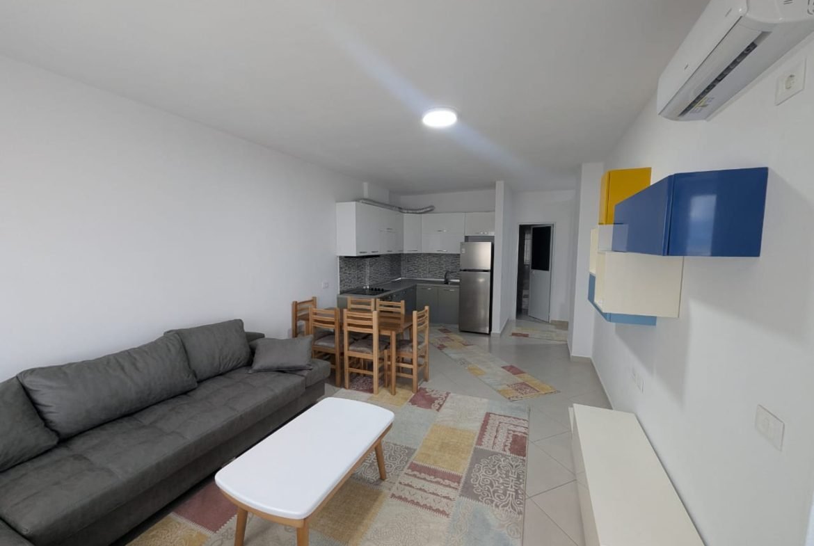 Renovated and refurnished 1+1 apartment for rent on the 9th floor at Vala Park, Durrës, with elevator access.